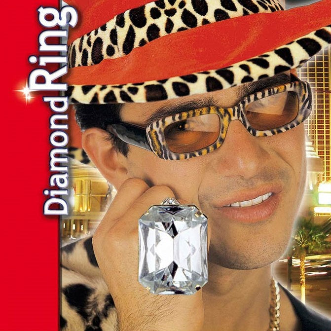 Royaler Fingerring mit Edelstein aus Plastik